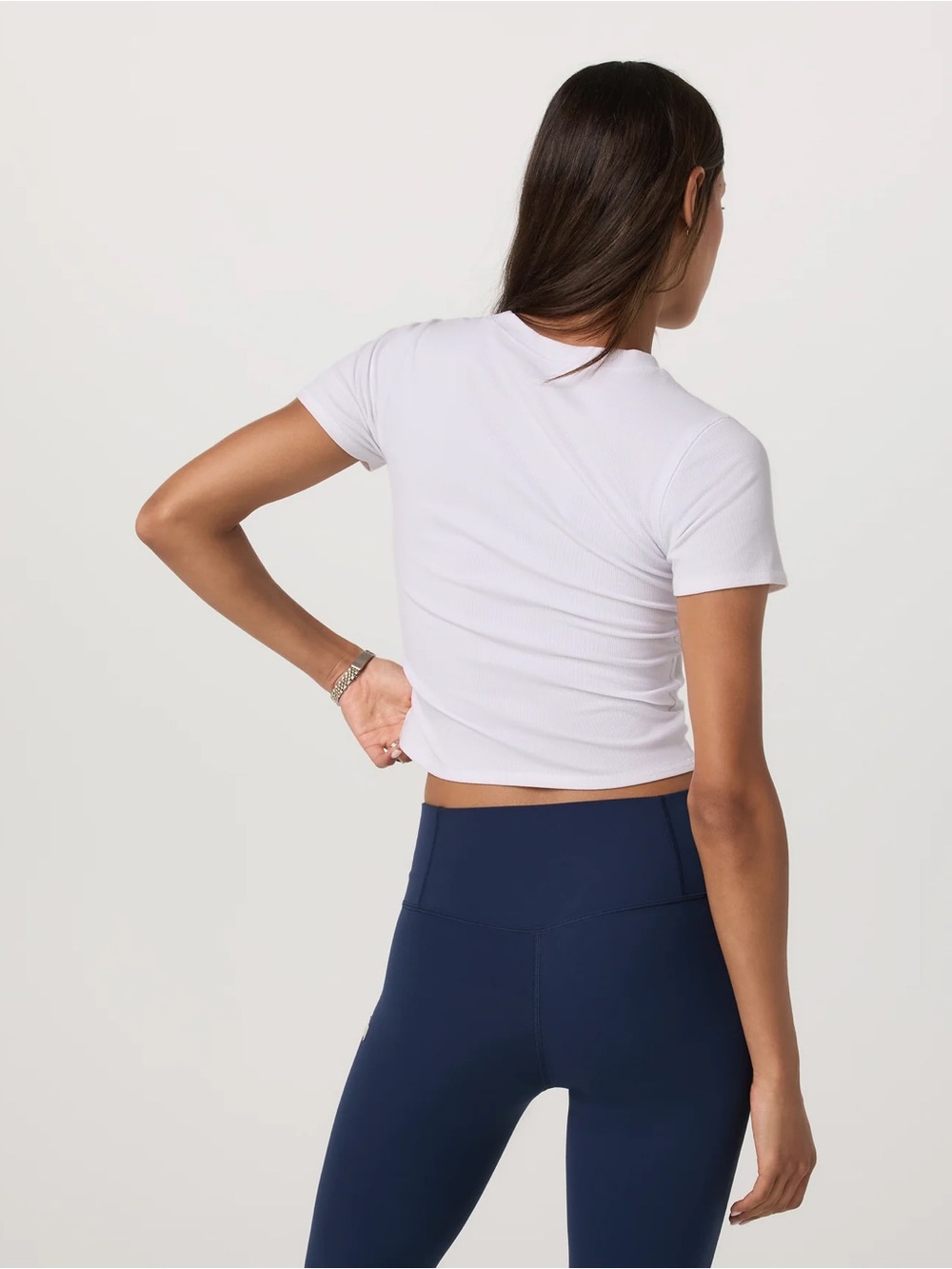 Vuori Fitted Pose Tee - Picture 2 of 4